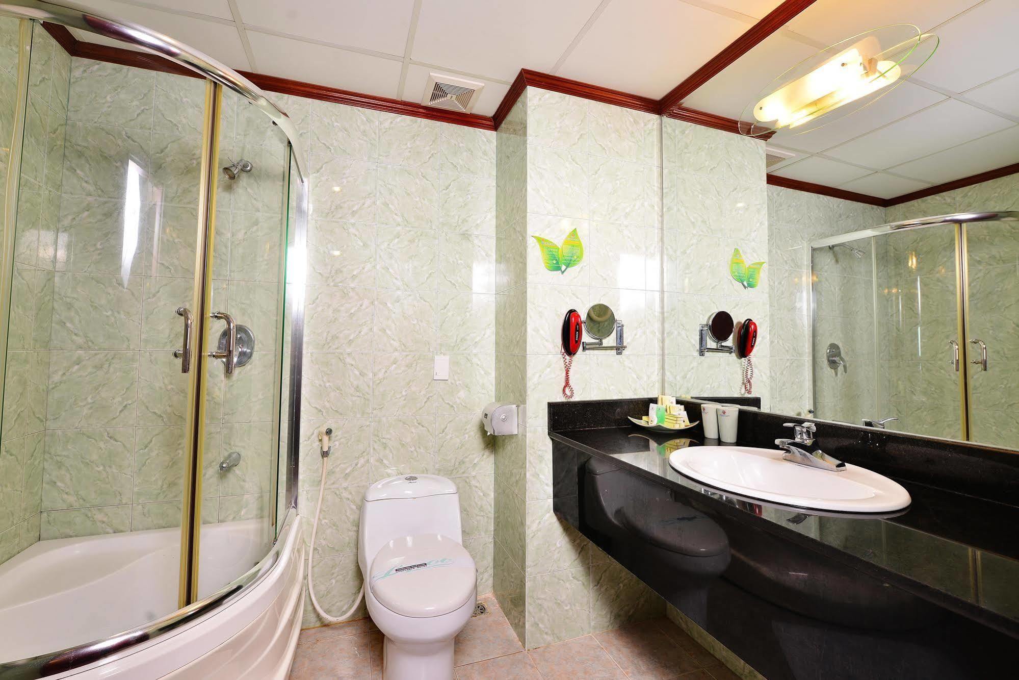 Grand Ha Long Hotel Екстериор снимка